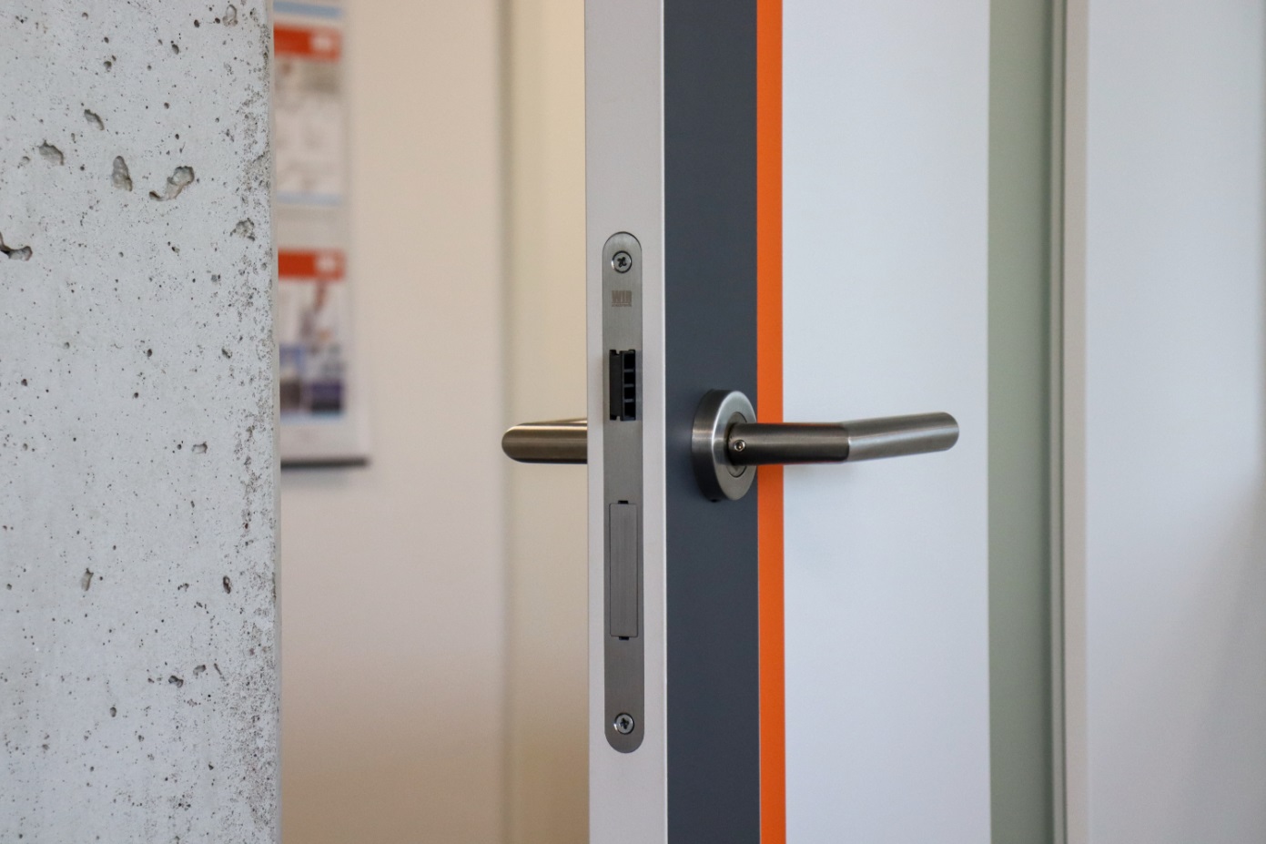 Edoor eDOOR & eSCHLOSS – die Antriebs- und Schließ-Lösungen für Ihre Innentüren